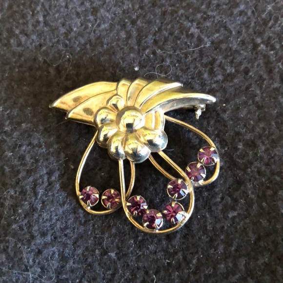 Vintage pin with soft lavender stones - Picture 3 of 3